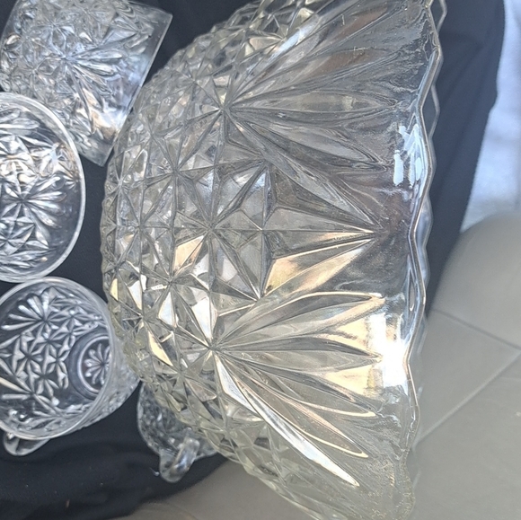 Vintage Anchor Hocking Arlington punch bowel set with 6 cups - Picture 2 of 6